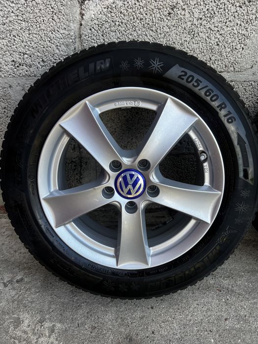 Alufelgi R16 5x112 VW Touran Passat Caddy Opony Zimowe 205/60/16