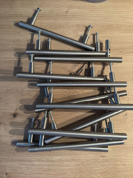 Uchwyt meblowy Sara 128 mm srebrny Inspire