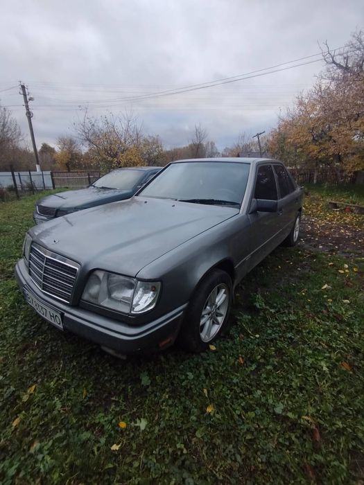 Продам  мерса 124