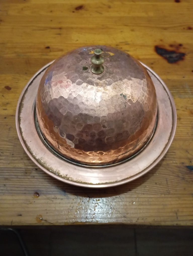 Медная тарелка с крышкой