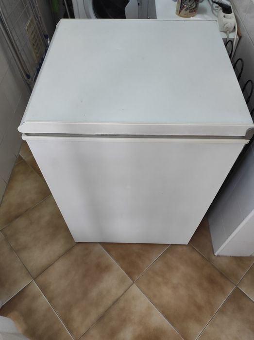 Arca frigorífica Indesit