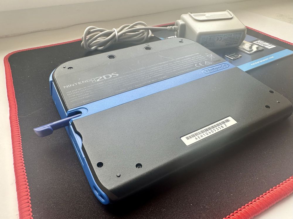 Nintendo 2DS 4Gb + 32Gb (Повний комплект+Кардрідер)