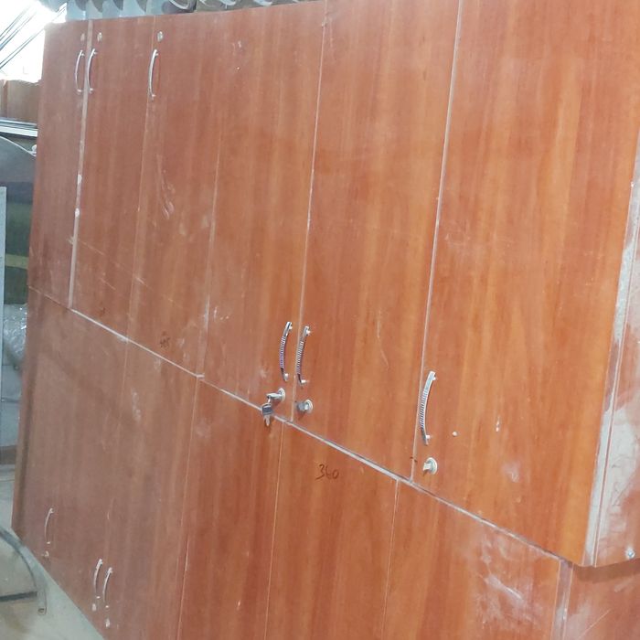 Шкафи  тумбочки для інструментів