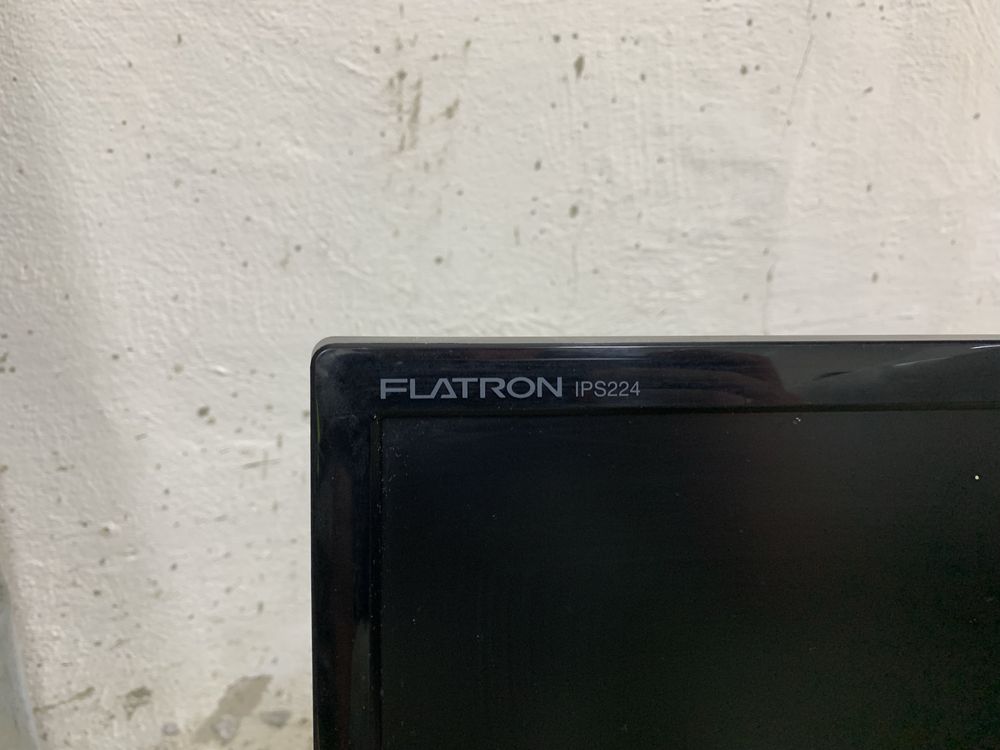LG Flatron IPS 224T