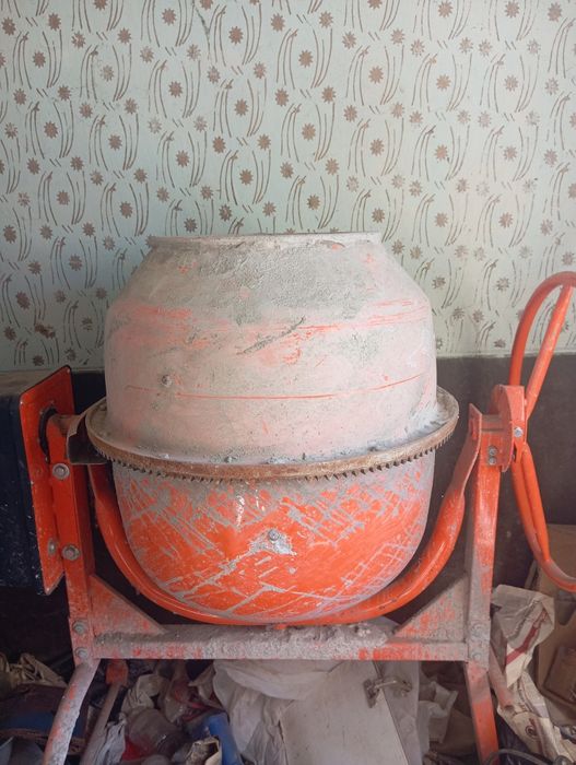 Бетономішалка практично нова