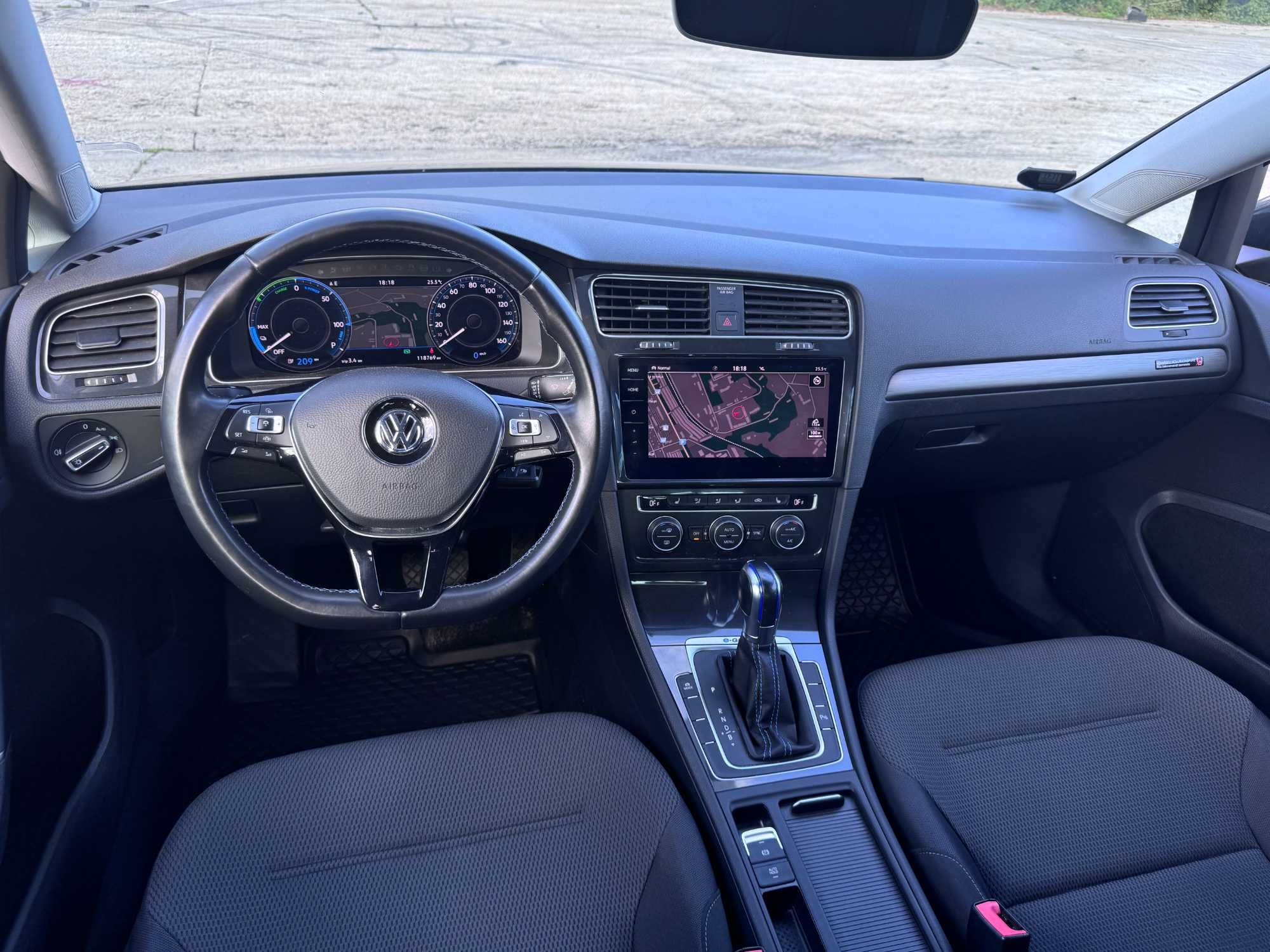 Volkswagen E-Golf  батарея 35.8 Квт, рік випуску: 2019, Не фарбований