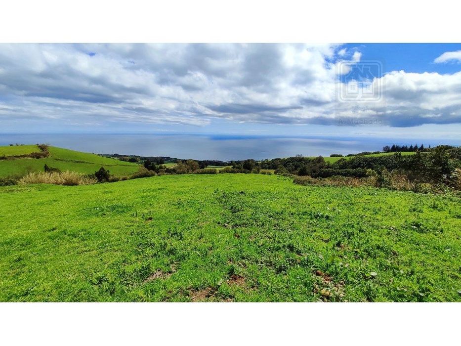 VENDA de TERRENO/PRÉDIO RÚSTICO - Vila Franca do Campo (São Miguel)...