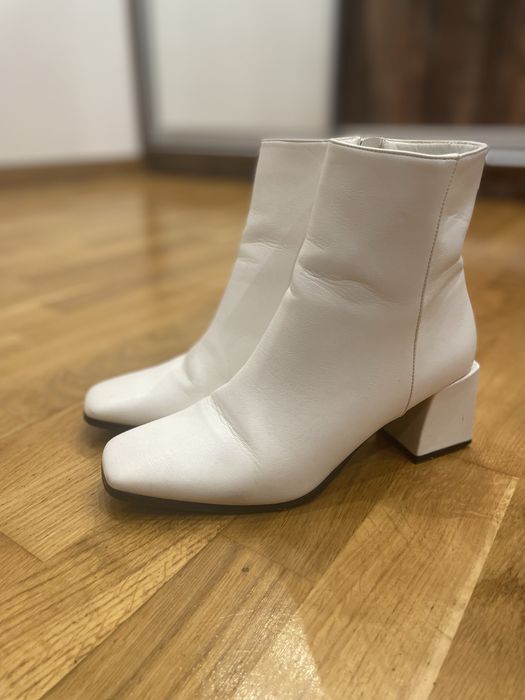 Ботильйони білі стильні