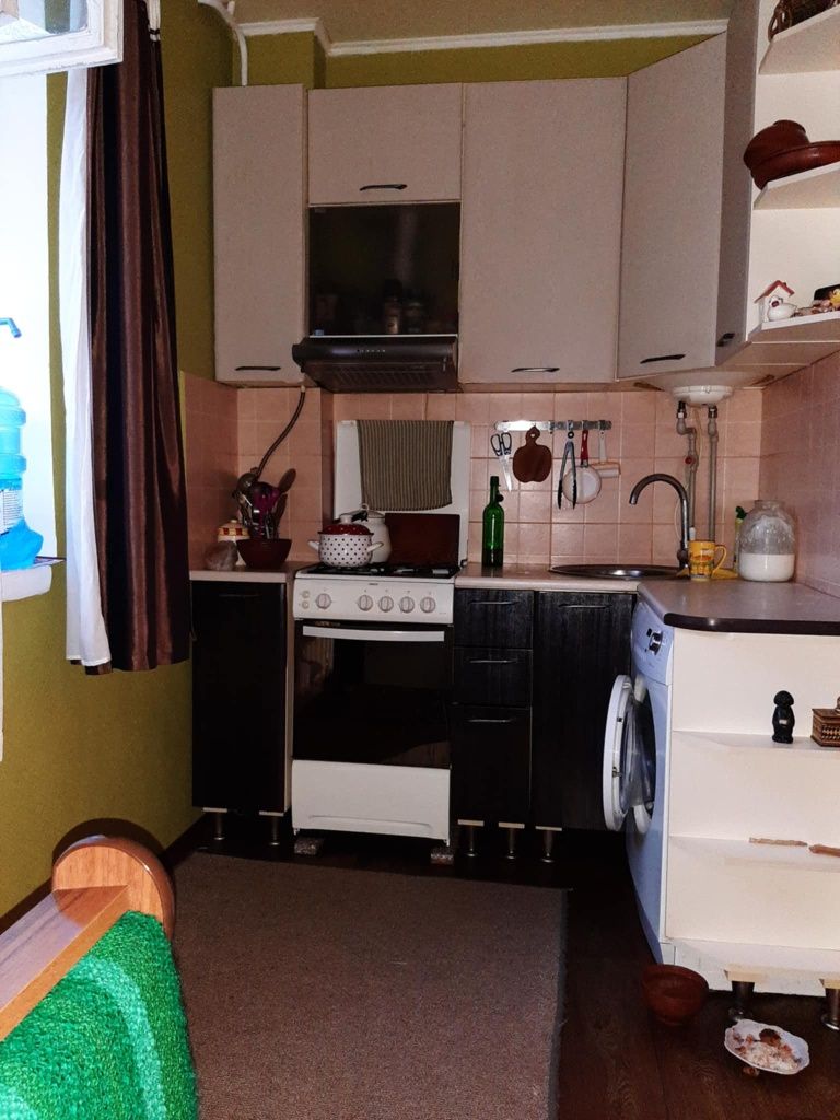 Продам 2х кімнатну квартиру в м. Ромни по вулиці Терновецька 22а