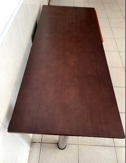 Secretaria cor escura com pé em inox em otimo estado