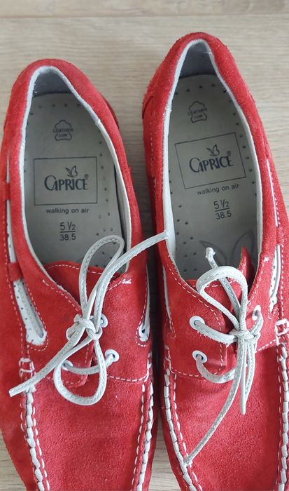 Caprice r.38,5 czerwone mokasyny zamszowe