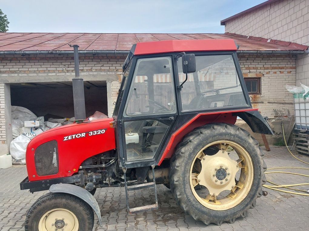 Traktor Zetor 3320
