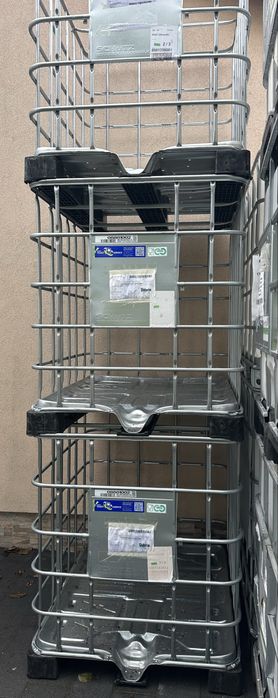 Paleto kosz  typu mauzer plastikowa paleta . 100x 110 cm .