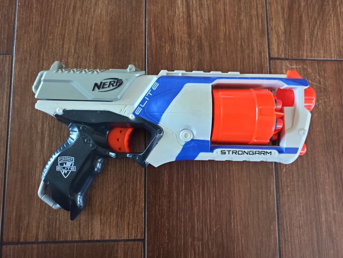 Pistolet Nerf elite Strongarm