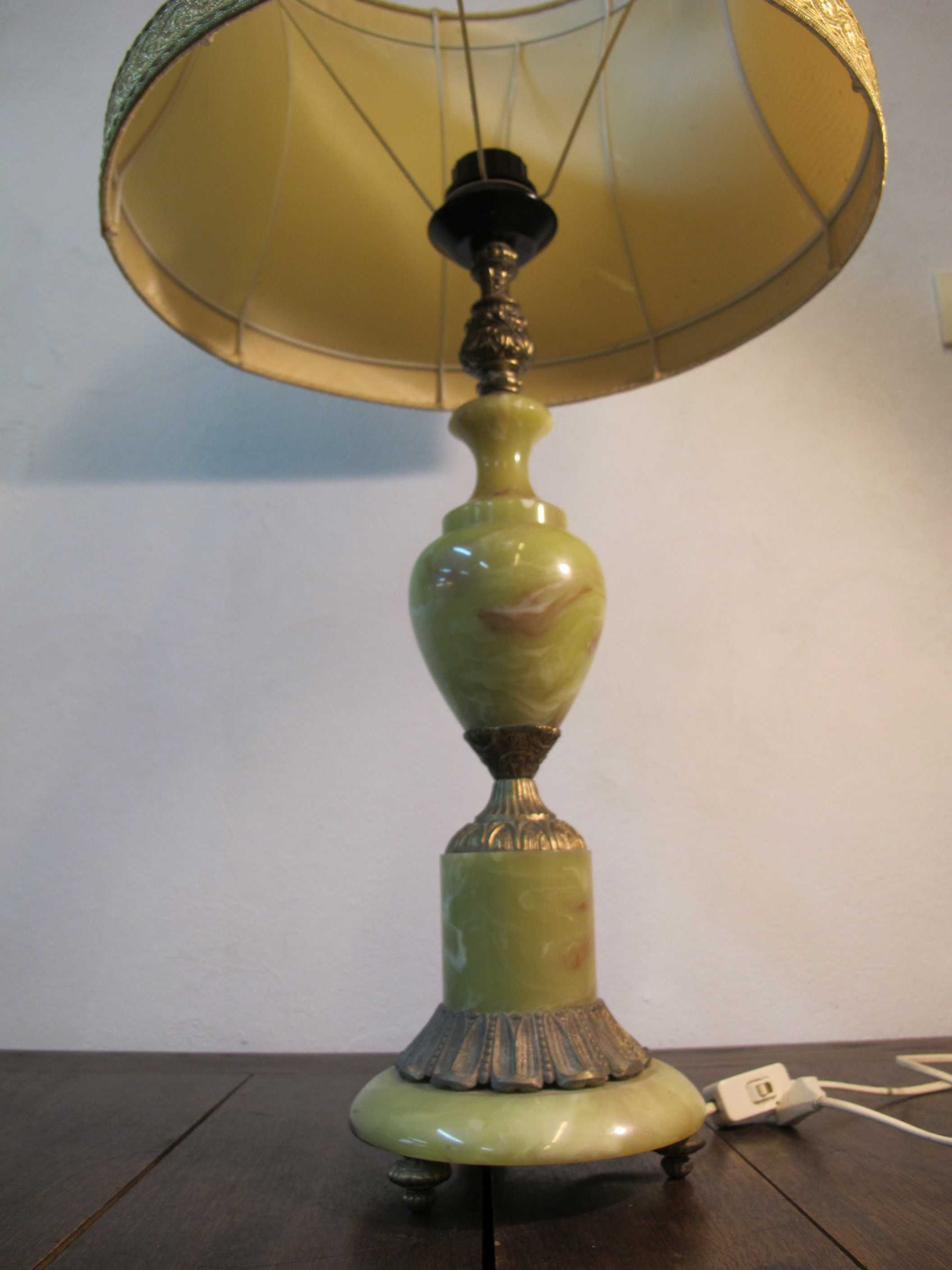 Lampa stołowa alabastrowa marmurowa zielona z abażurem żółtym