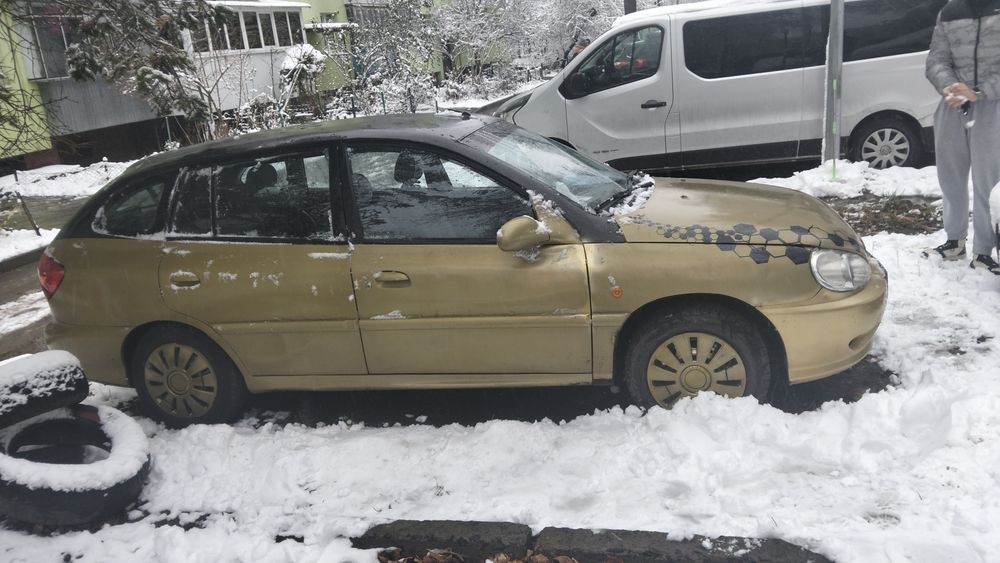 Кіа Ріо 1 покоління