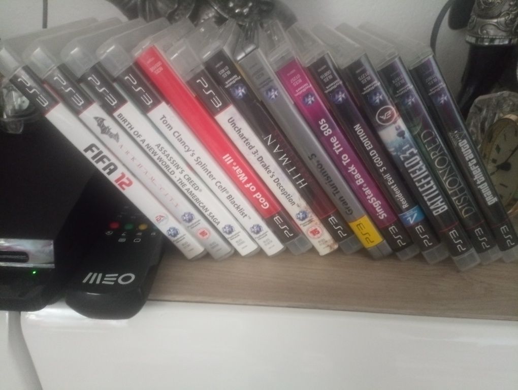 PlayStation 3 c/ comandos e jogos