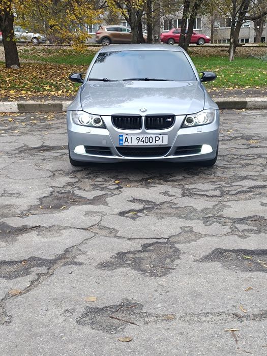 Продам BMW e90 325i
