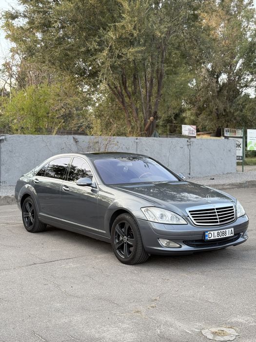 Mercedes S221 4.7 бенз (полный привод)