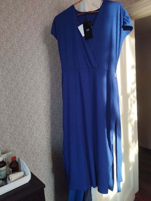 Продам  платье новое