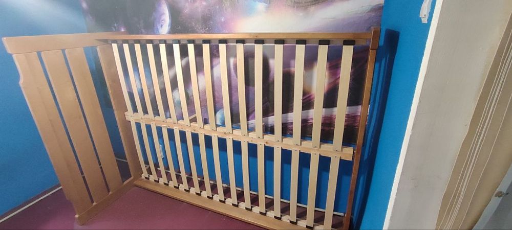 Продам ліжко з матрацом