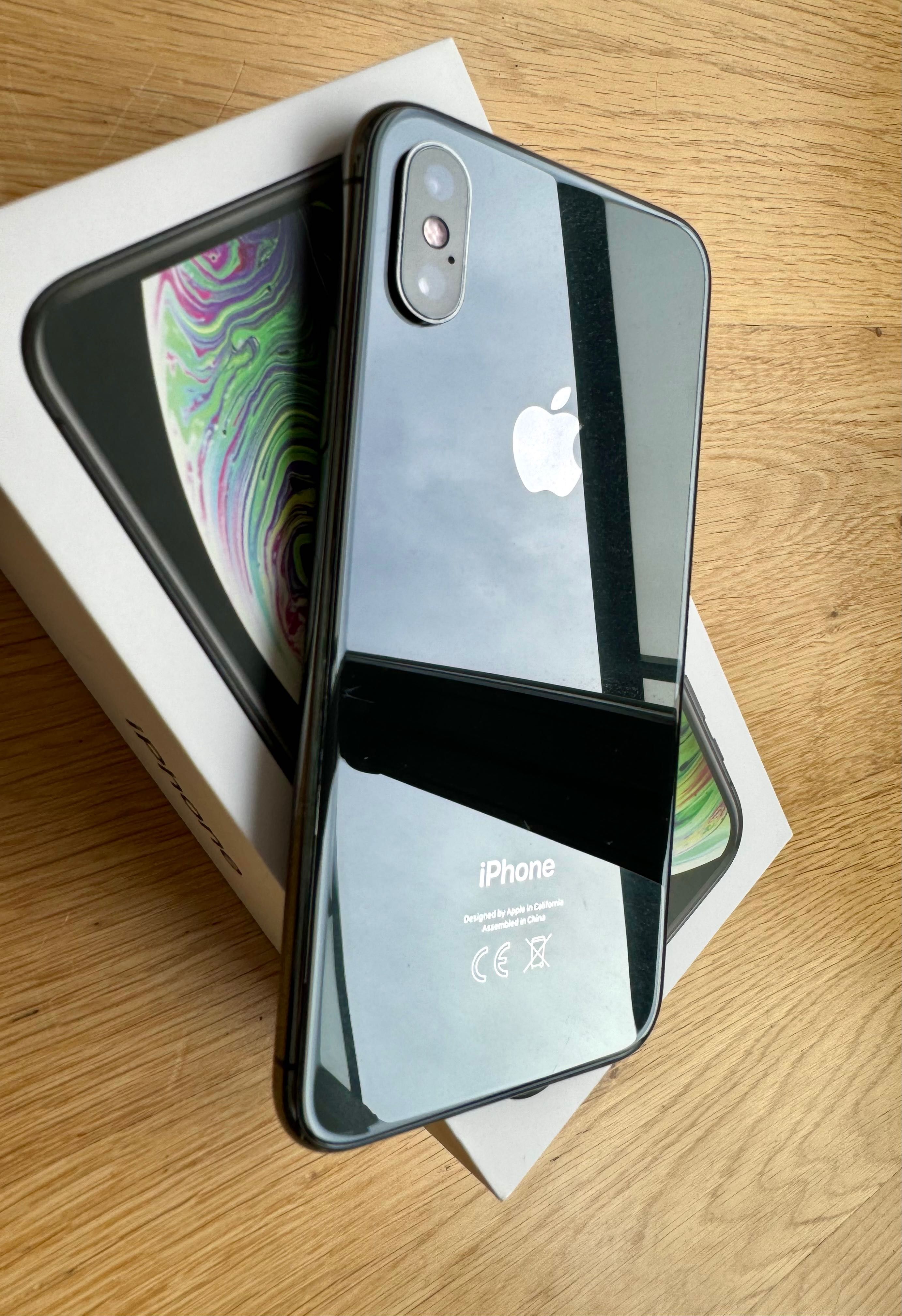 iPhone XS 64GB czarny
