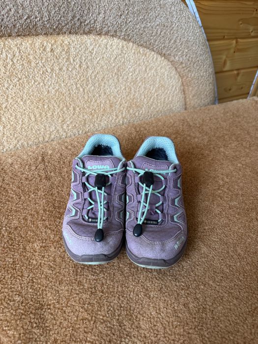 Термо кросівки Lowa