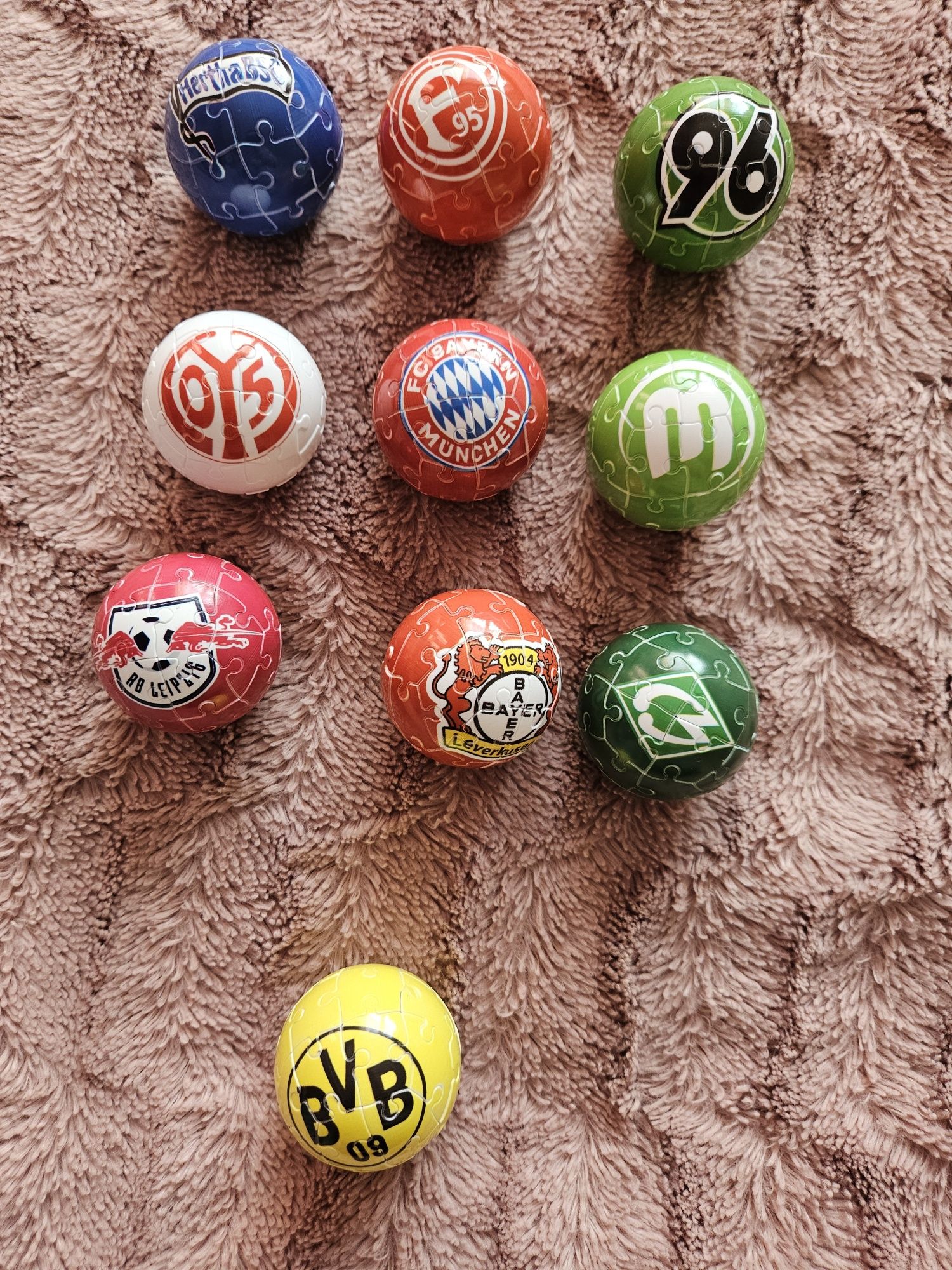 Puzzle piłki 9szt po 27elementów + 1 gratis z defektem