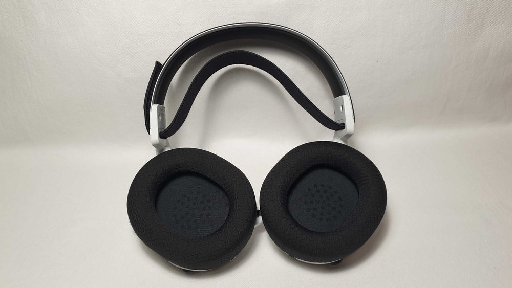 Słuchawki bezprzewodowe SteelSeries Arctis 7+WHITE jak NOWE.