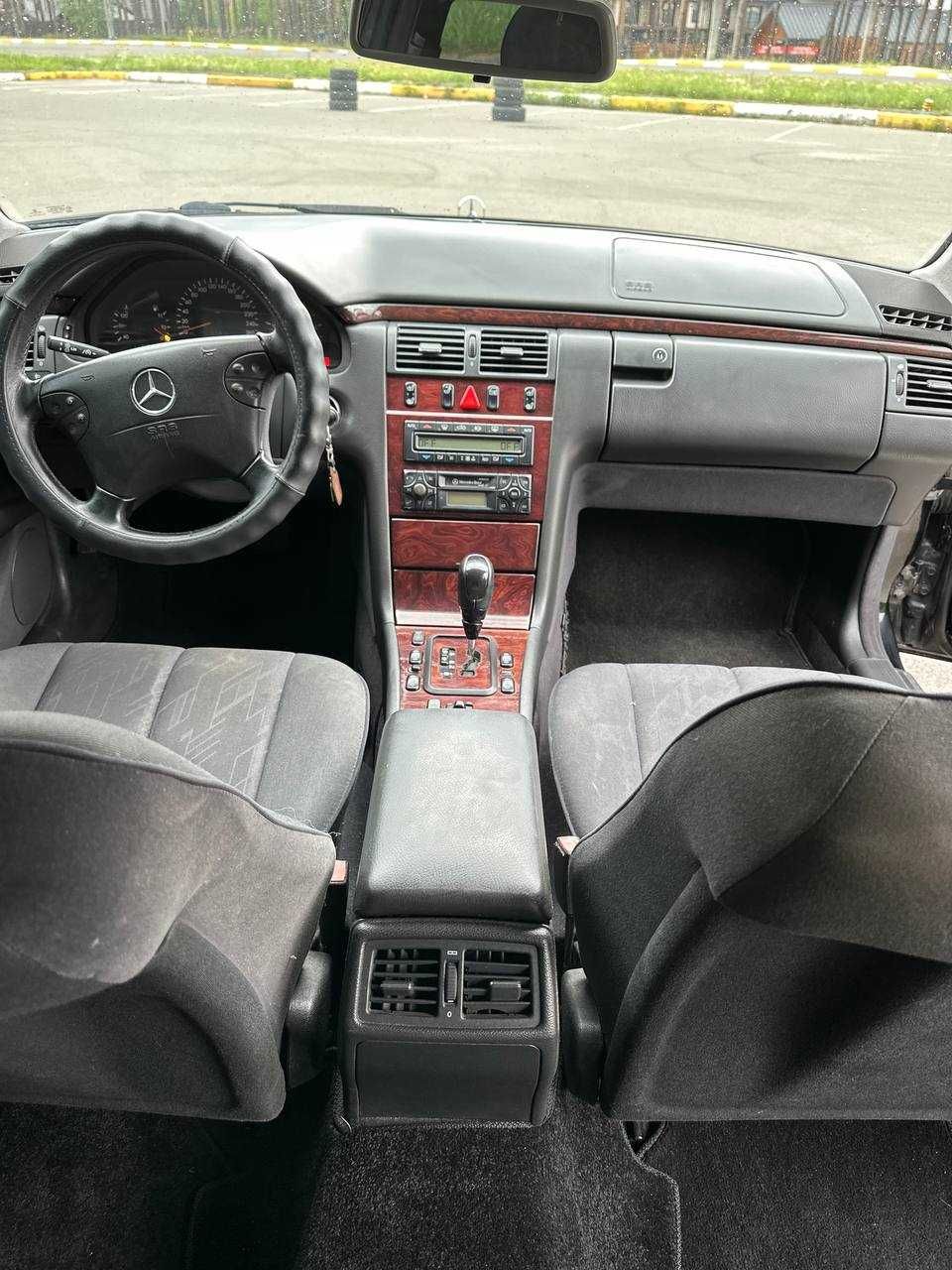 Mercedes-Benz E-Class 2002 Kompressor W210  2.0