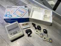 Nintendo Super Famicom (SNES) w pudełku
