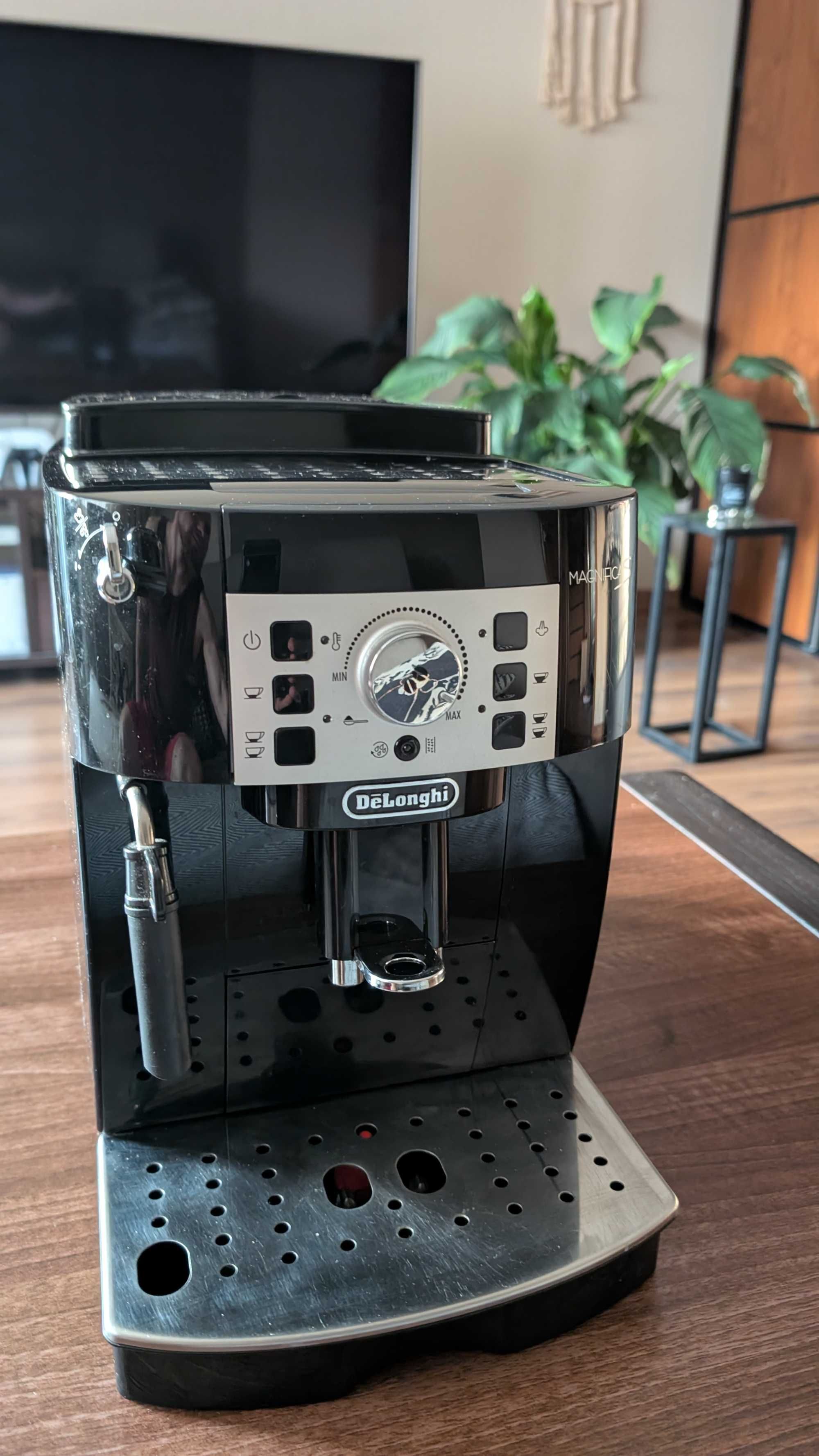 Ekspres automatyczny DeLonghi Magnifica S ECAM