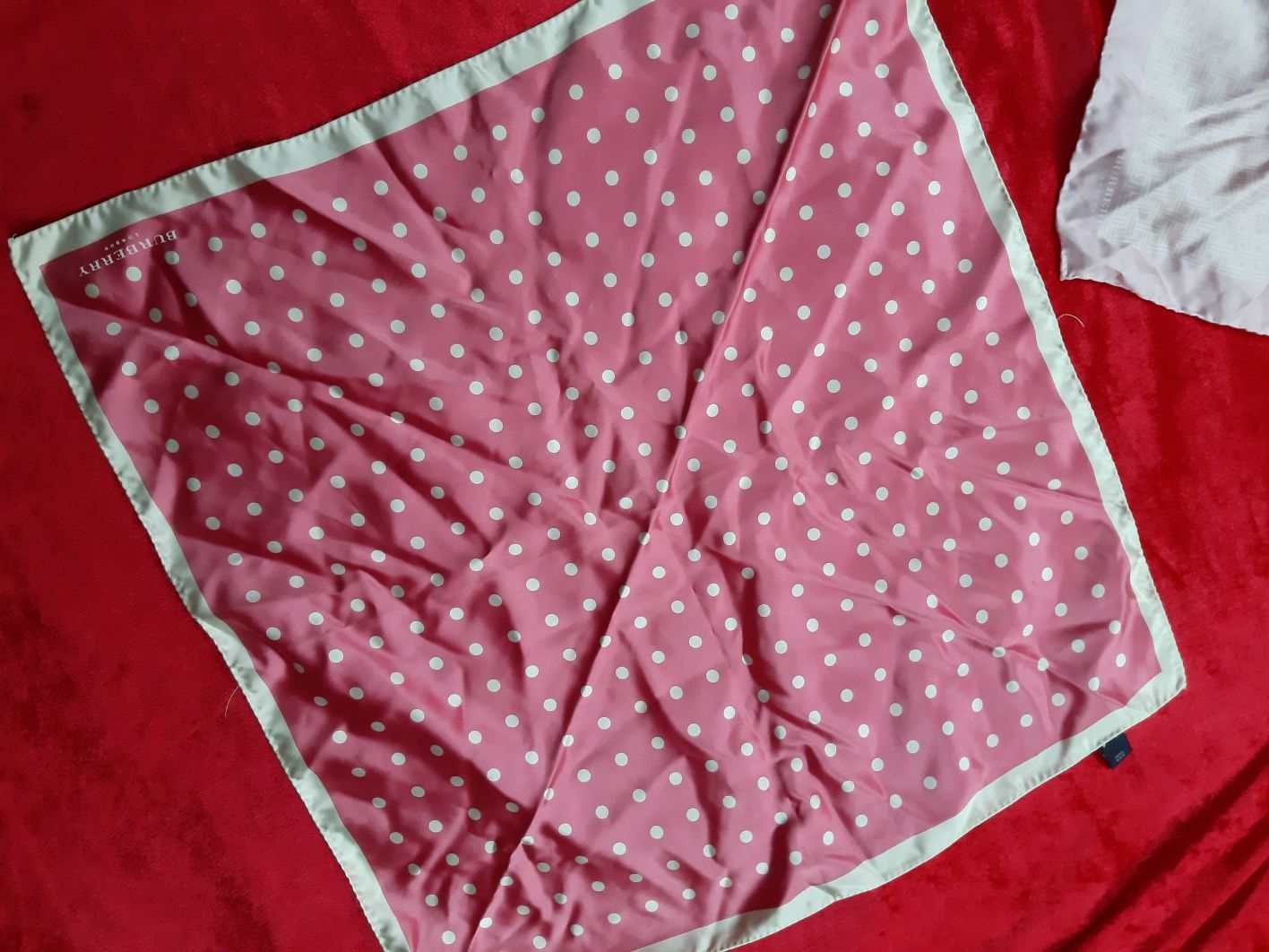 Burberry poszetki chustki 100% oryg nr seryjny prezent piękne