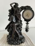 Zegar figurka wymiary 33/24 cm