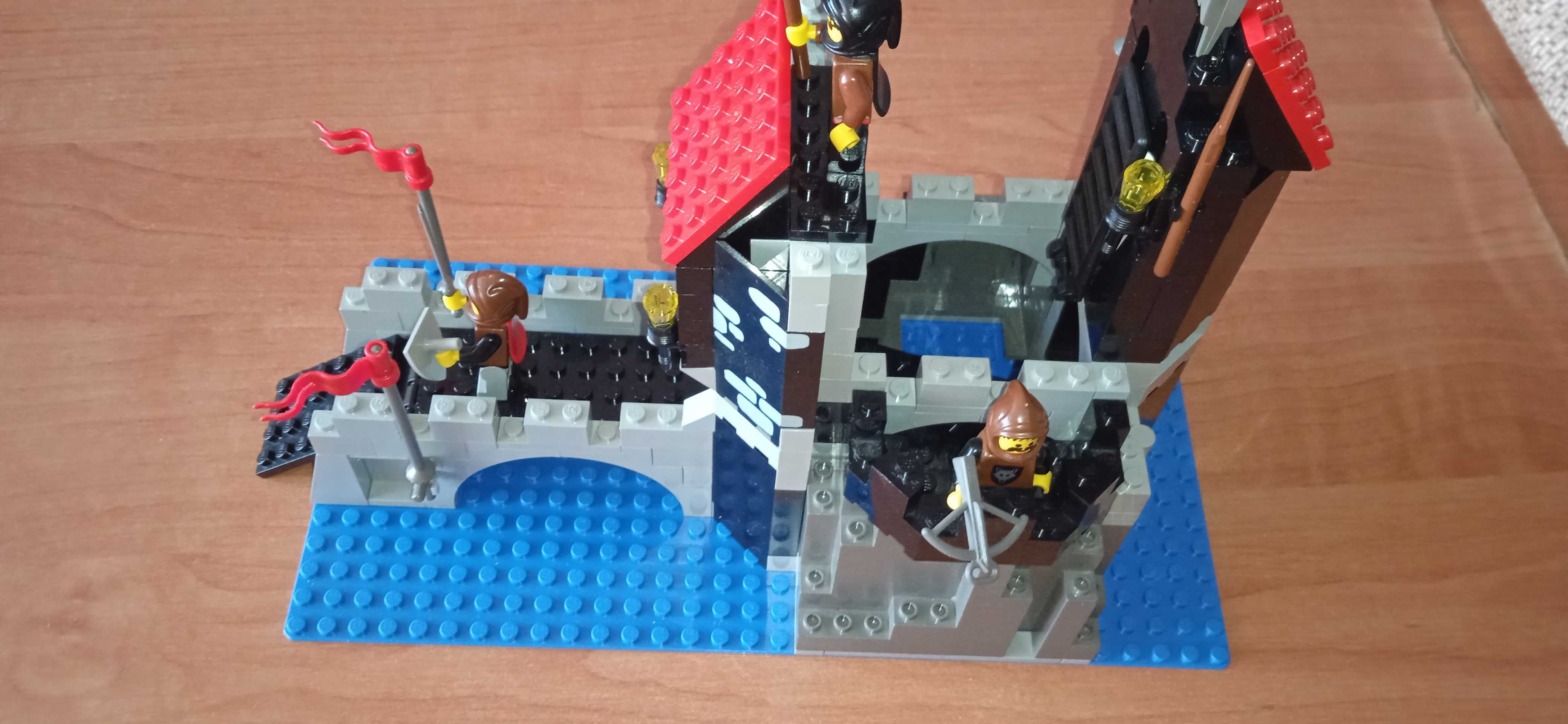 Lego Castle 6075 - Wolfpack Tower