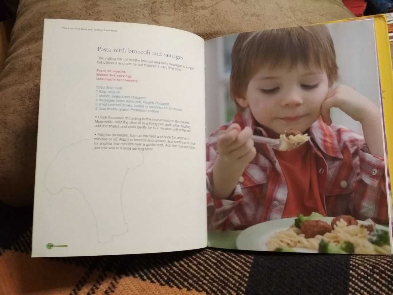 Кулинарные книги: "Off duty", "Cholesterol", "Baby and Toddler Book"