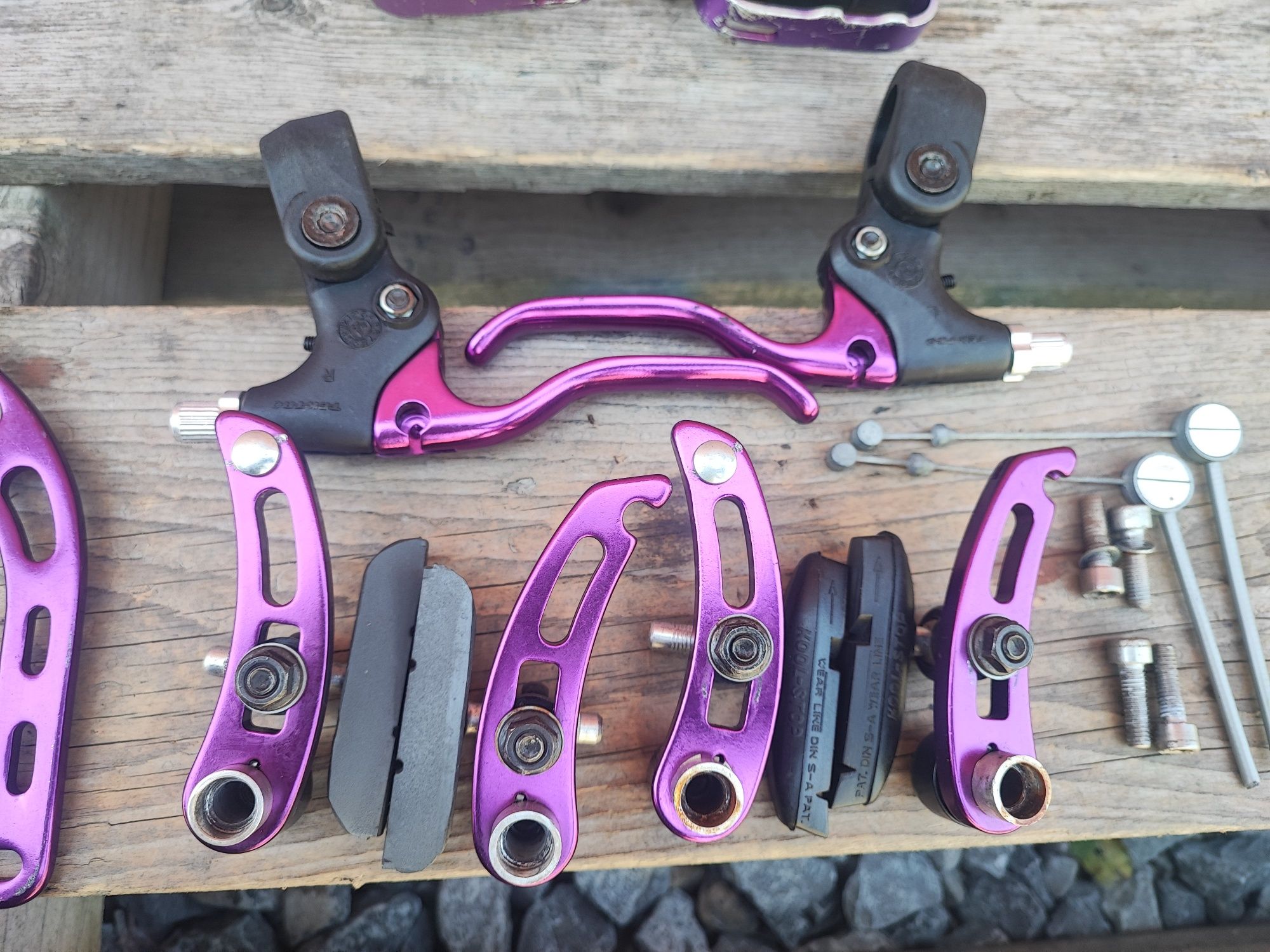 Purpurowe fioletowe części rowerowe sztyca hamulce  Tranz-X retro mtb