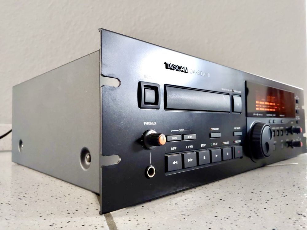 TASCAM DA-30 MK II Magnetofon DAT Recorder
