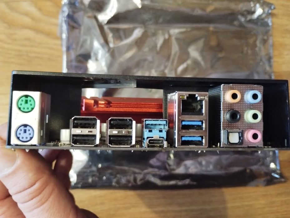 Материнская плата ASRock 970A-G/3.1 (есть нюанс)