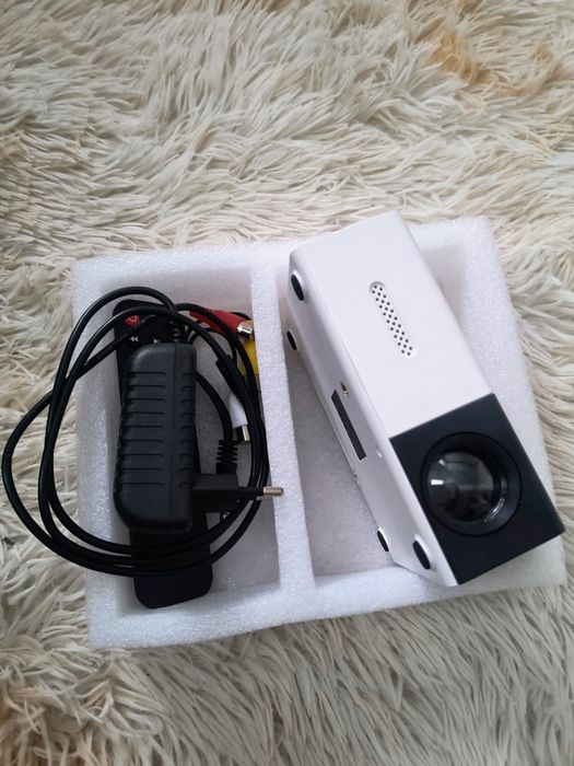 Проєктор новый.yg300