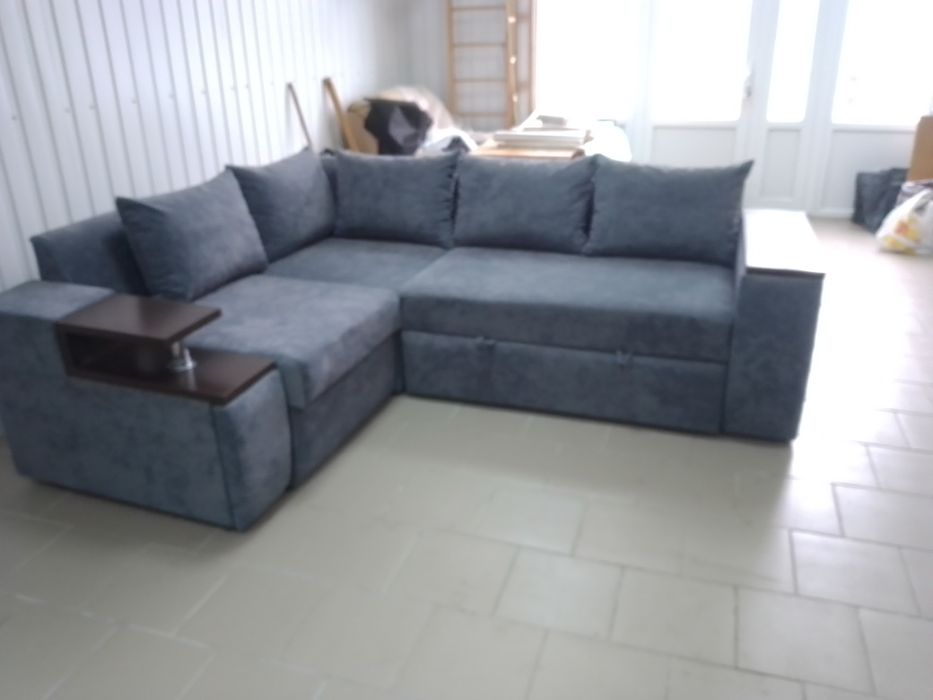 Перетяжка мягкой мебели.