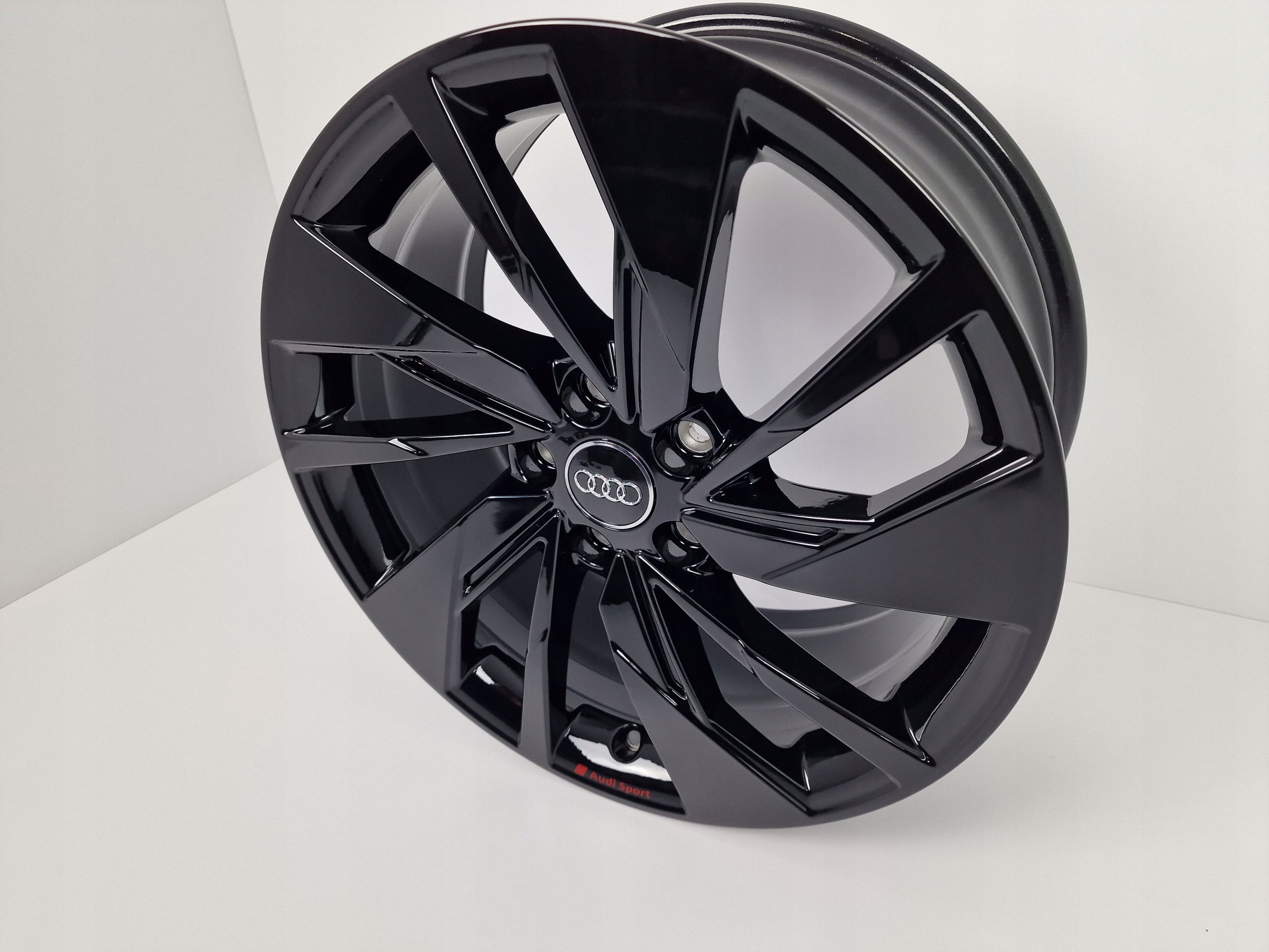 Oryginalne Felgi Audi 18 S3 A3 A4 A6 A8 Q2 Q3 TT