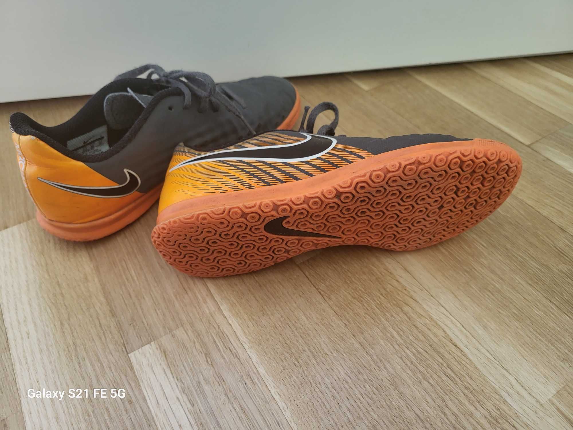 Buty do pilki nożnej Nike skórzane rozmiar 36