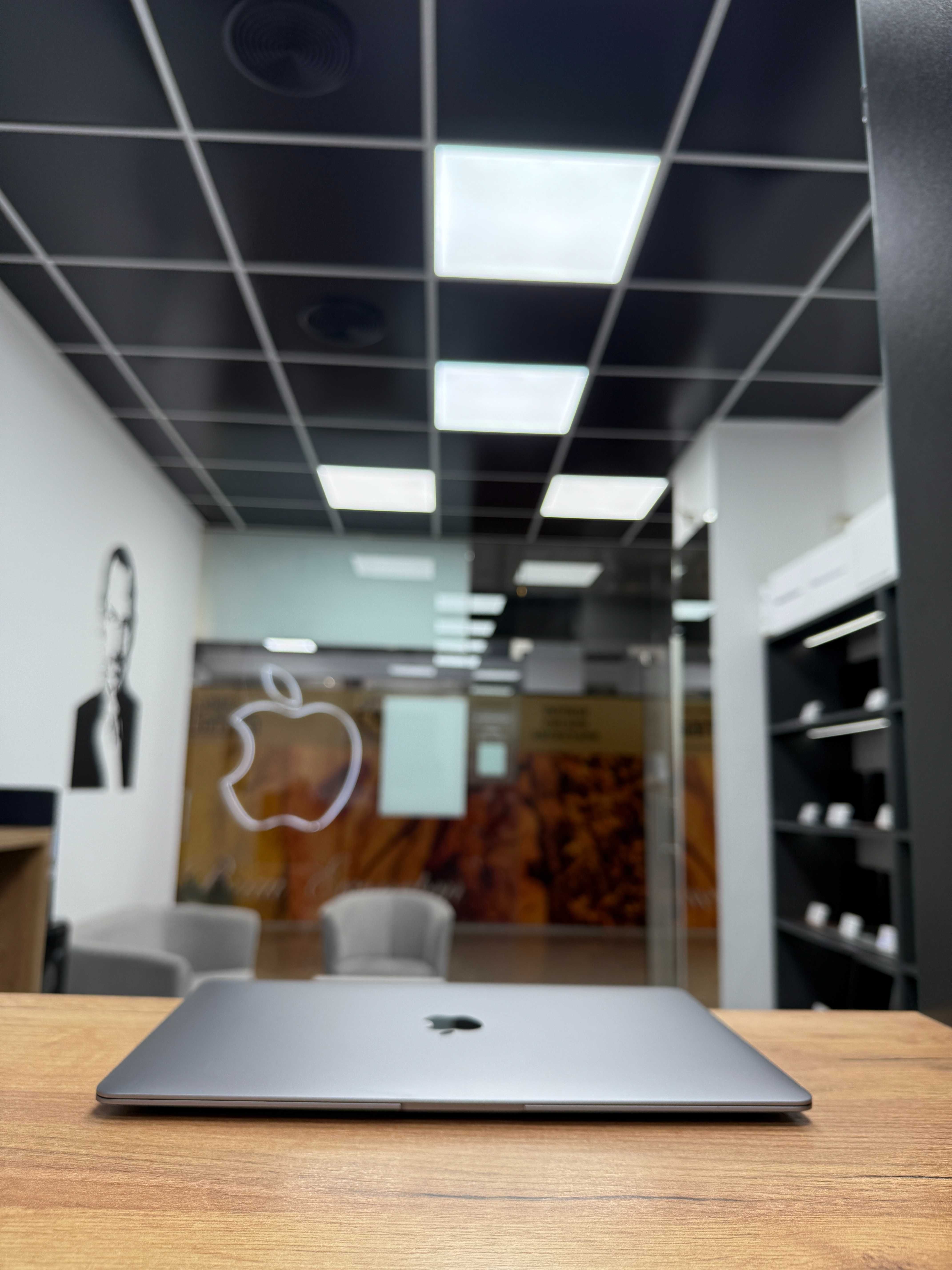 Macbook Air 2020 (2024) (M1/8gb/256 ssd) Офіційна гарантія . 90613SV