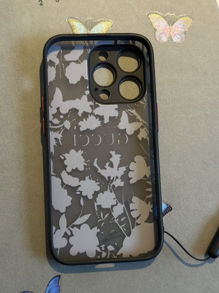 Etui Iphone 14 pro , motyle , kwiaty, gucci