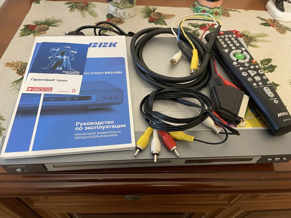 DVD плеєр з функцією караоке  BBK DV 315S1