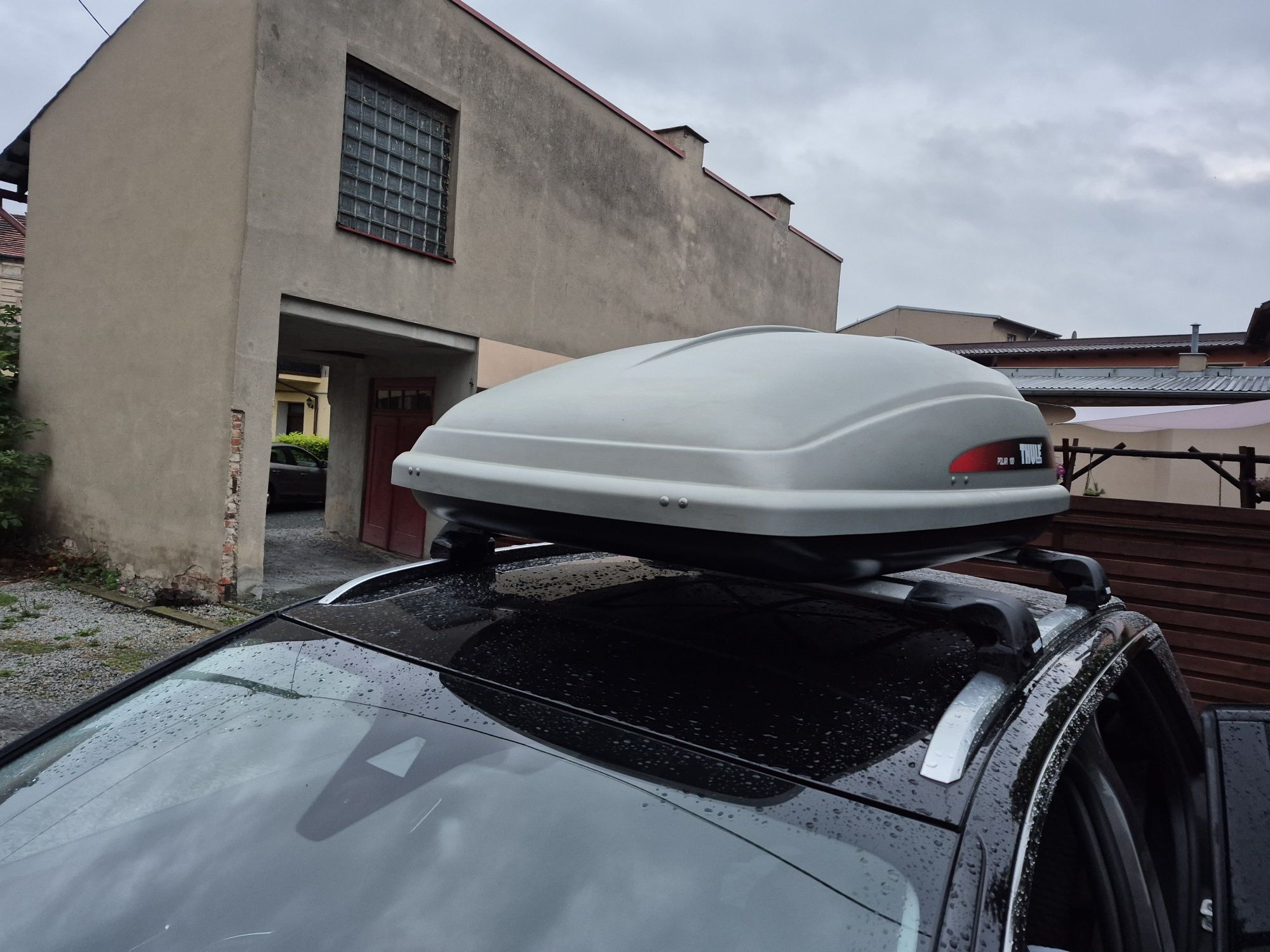 Box dachowy Thule Polar 100 w dobrym stanie, 100% sprawny.