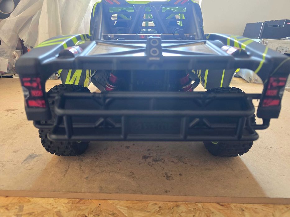Carro  rc Arrma mojave 6s
