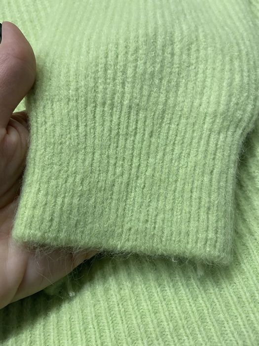 Свитер,свитшот, худи с капюшоном