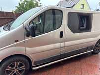 Opel vivaro  30tyś netto FAK VAT23% 5-osobowy automati klimatyzacja NAWIGACJA